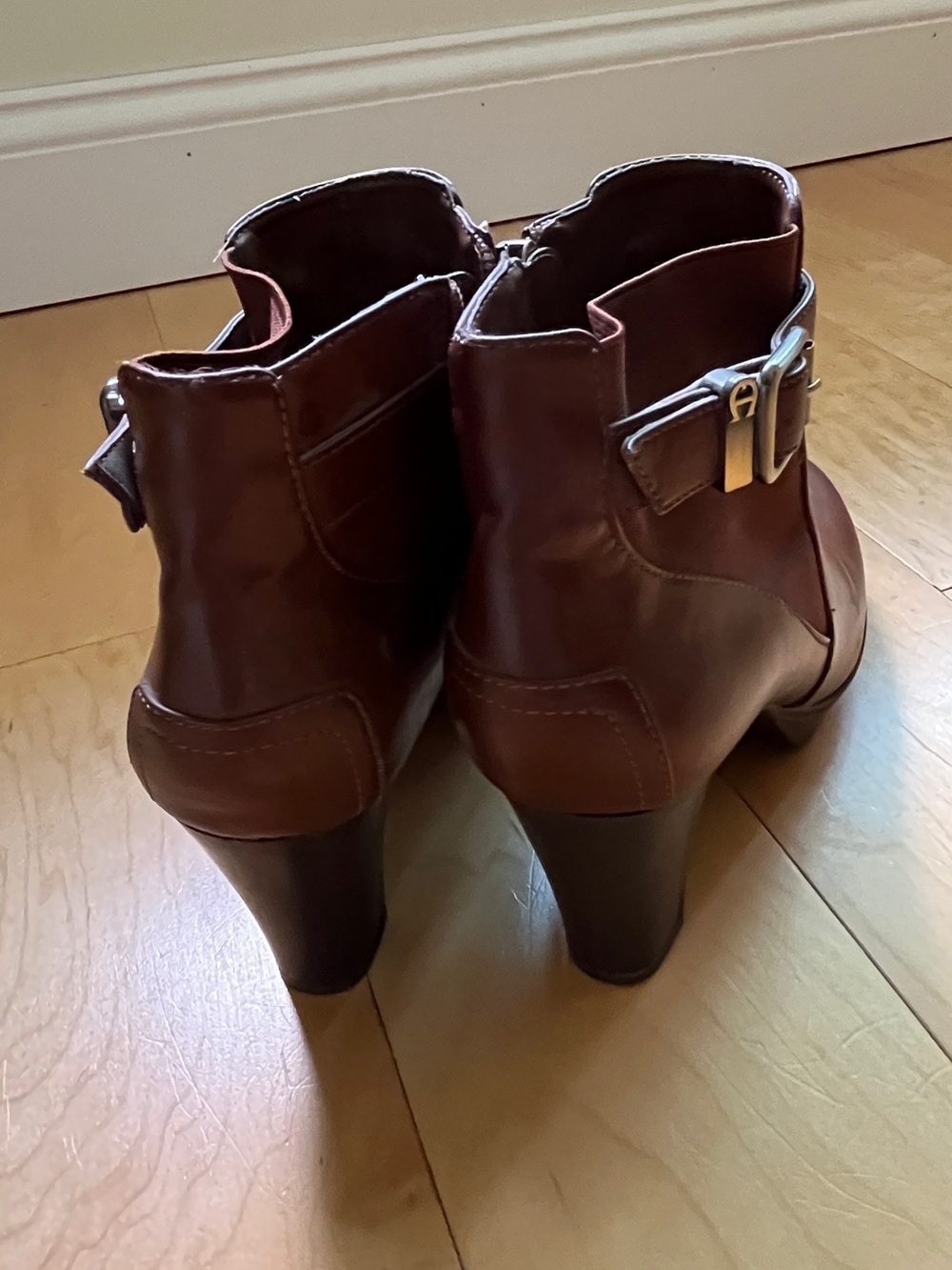 Etienne Aigner Chestnut Brown Leather Ankle Boots with Buckle - Picture 2 of 13